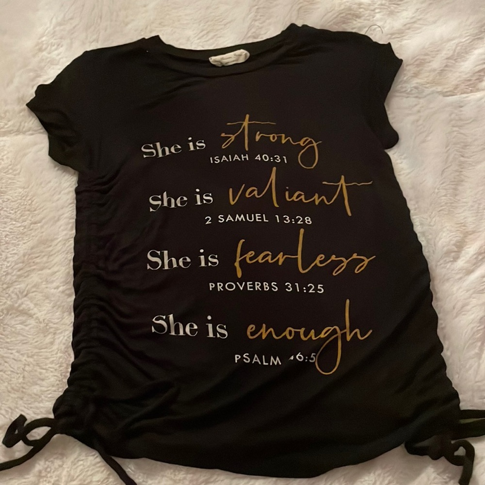 The brand is heaven sent, the size is kids XS and the color is black white gold.